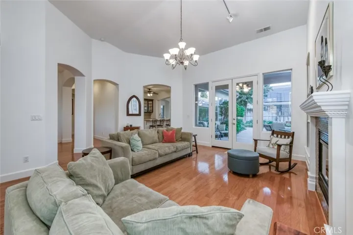 73 W Houston, Clovis, California 93611