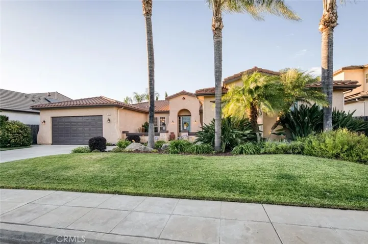 73 W Houston, Clovis, California 93611
