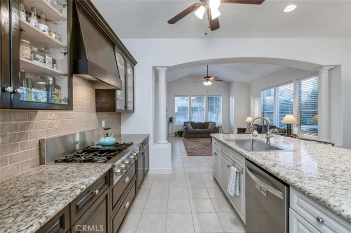 73 W Houston, Clovis, California 93611