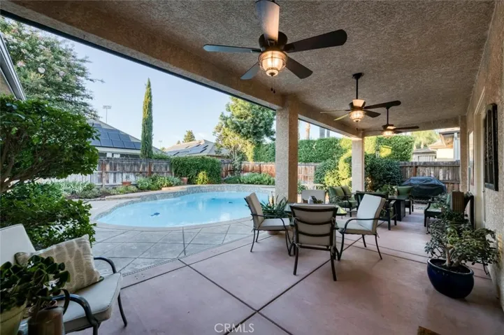 73 W Houston, Clovis, California 93611