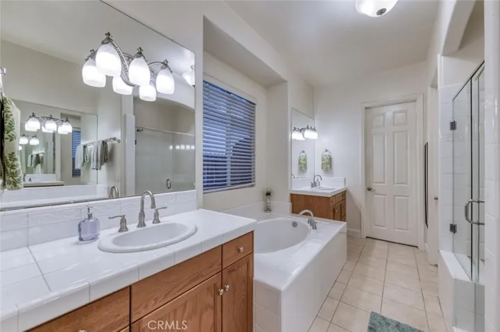 73 W Houston, Clovis, California 93611