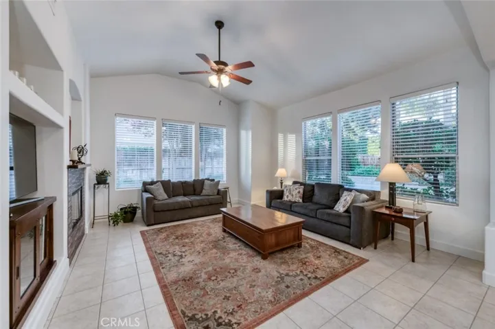 73 W Houston, Clovis, California 93611