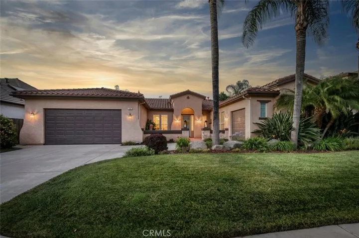 73 W Houston, Clovis, California 93611