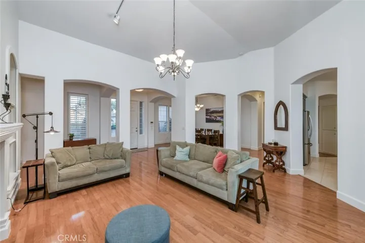 73 W Houston, Clovis, California 93611
