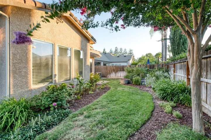 73 W Houston, Clovis, California 93611