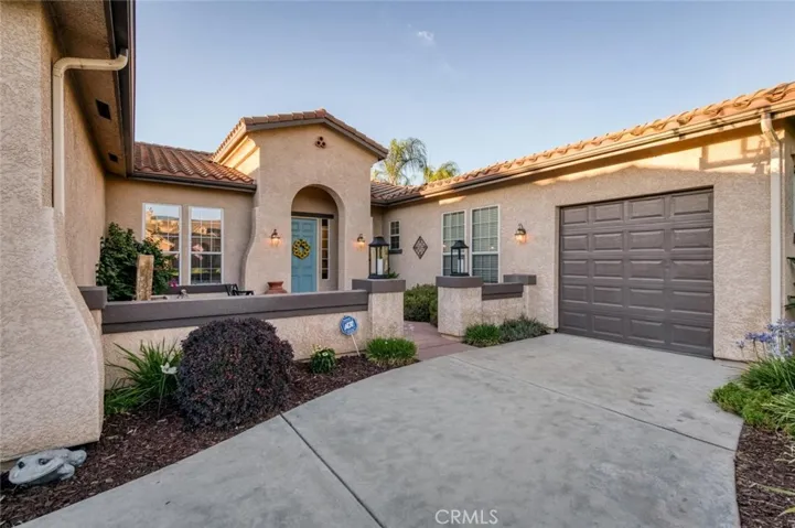 73 W Houston, Clovis, California 93611