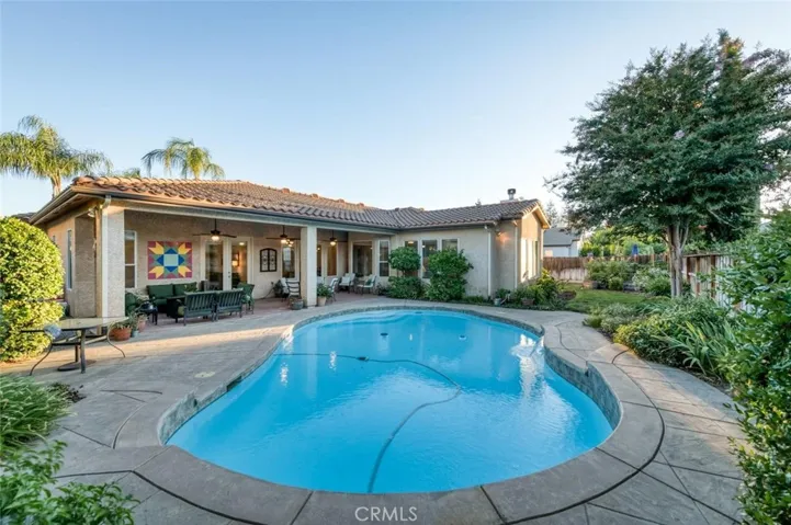73 W Houston, Clovis, California 93611