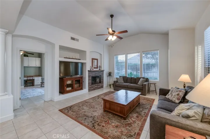 73 W Houston, Clovis, California 93611