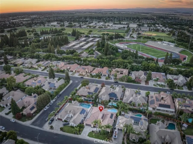 73 W Houston, Clovis, California 93611