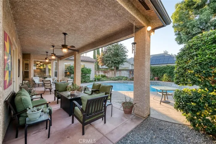 73 W Houston, Clovis, California 93611
