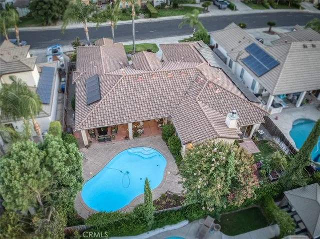 73 W Houston, Clovis, California 93611