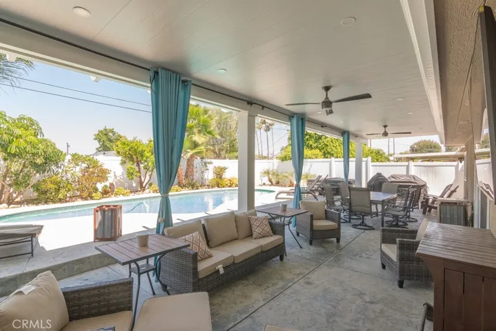 outdoor living area