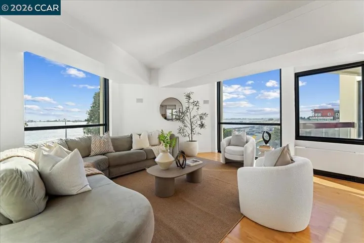 6363 Christie Ave 406, Emeryville, California 94608