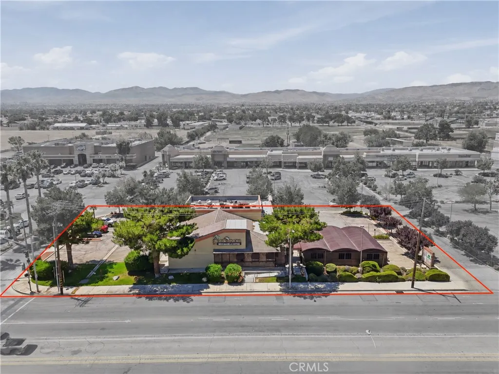 2162 E Palmdale Blvd