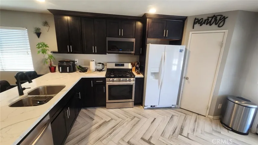 12057 Goldoak Court, Victorville, California 92392