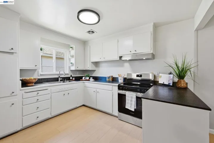 42881 Applewood St, Fremont, California 94538