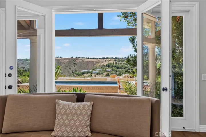 3315 Via Verde Court, Calabasas, California 91302