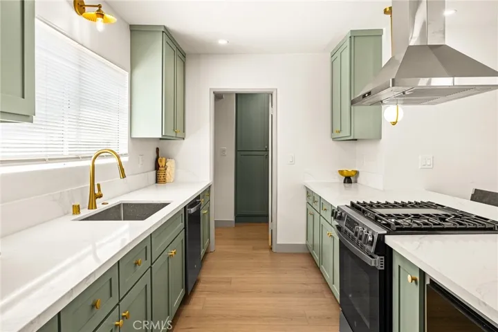 1132 W 56th, Los Angeles, California 90037