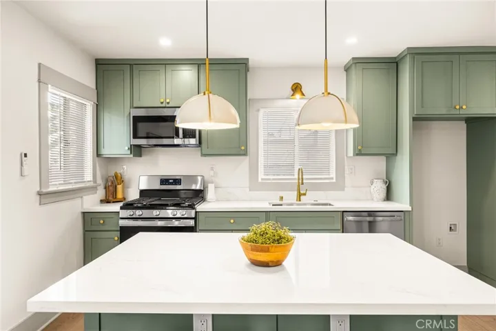 1132 W 56th, Los Angeles, California 90037