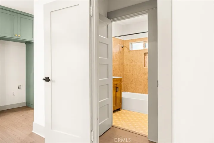 1132 W 56th, Los Angeles, California 90037