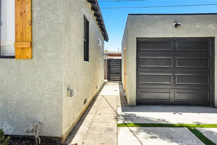 1132 W 56th, Los Angeles, California 90037