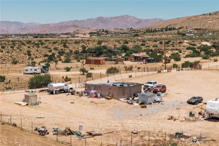 20421 Riverview Road, Apple Valley, California 92308