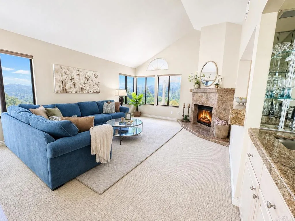 29118 Laurel Valley Dr, Vista, California 92084 — photo 4