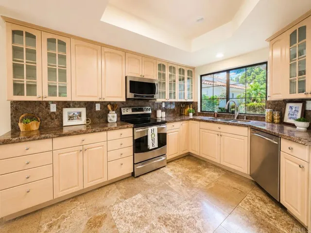 29118 Laurel Valley Dr, Vista, California 92084