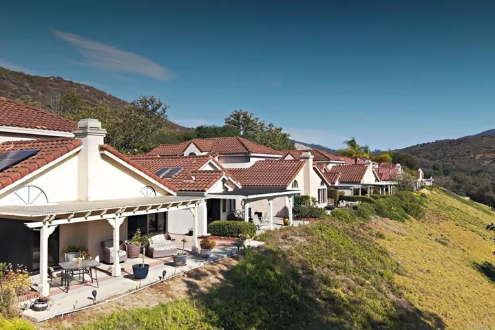 29118 Laurel Valley Dr, Vista, California 92084