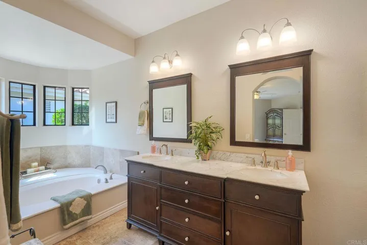 29118 Laurel Valley Dr, Vista, California 92084