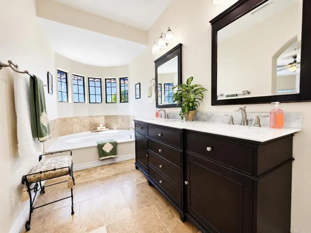 29118 Laurel Valley Dr, Vista, California 92084
