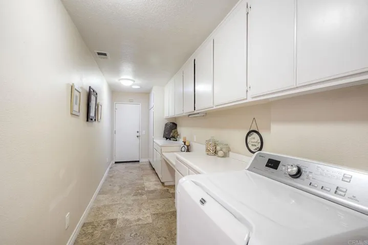 29118 Laurel Valley Dr, Vista, California 92084