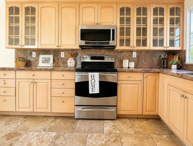 29118 Laurel Valley Dr, Vista, California 92084