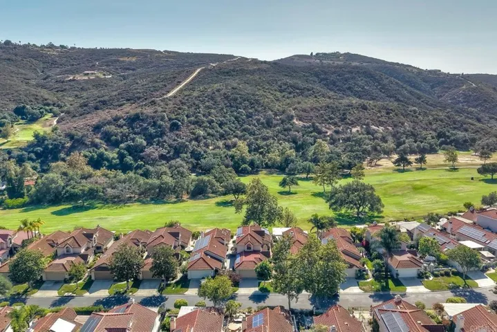 29118 Laurel Valley Dr, Vista, California 92084