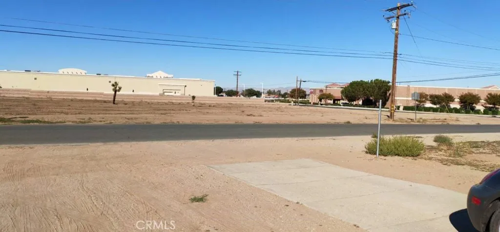 15357 Walnut, Hesperia, California 92345