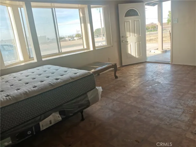 15357 Walnut, Hesperia, California 92345
