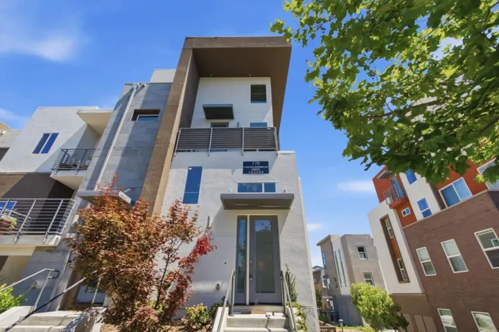 179 Llano De Los Robles Avenue 1, San Jose, California 95136