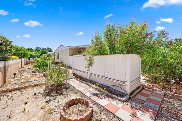 Backyard/Garden area