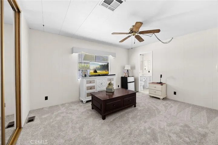 Guest bedroom