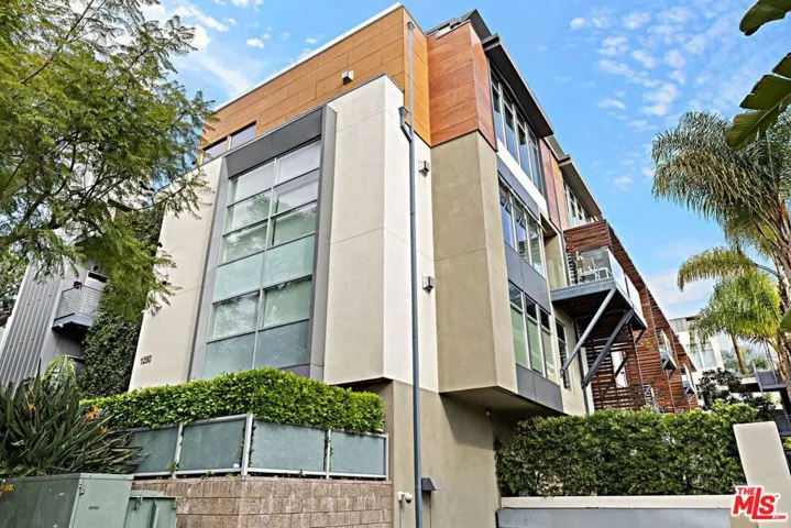 1250 N Harper Avenue 416, West Hollywood, California 90046