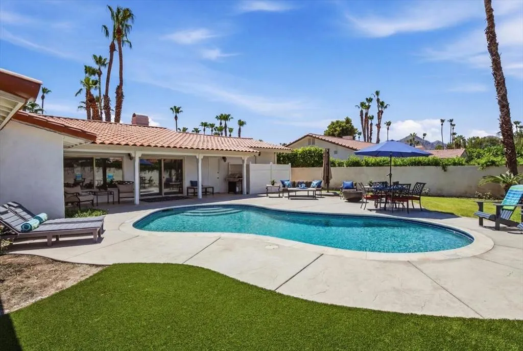 27-48551 San Pedro St-24