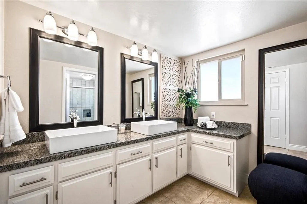16-48551 San Pedro St-27