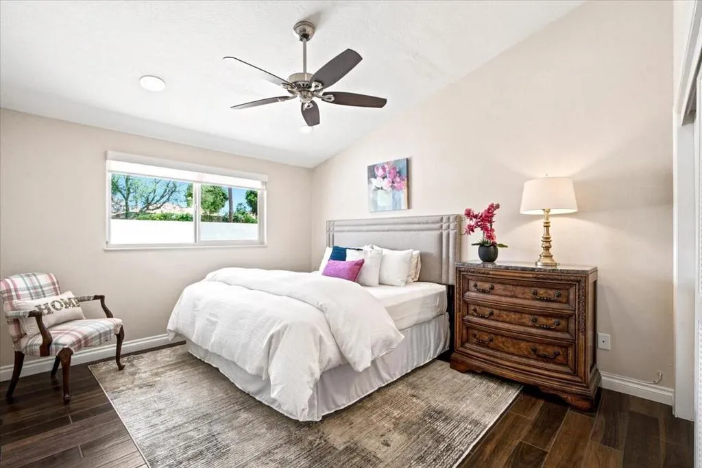 18-48551 San Pedro St-28