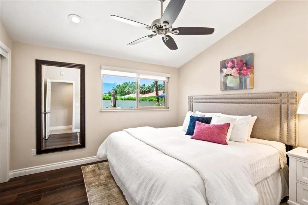 20-48551 San Pedro St-12