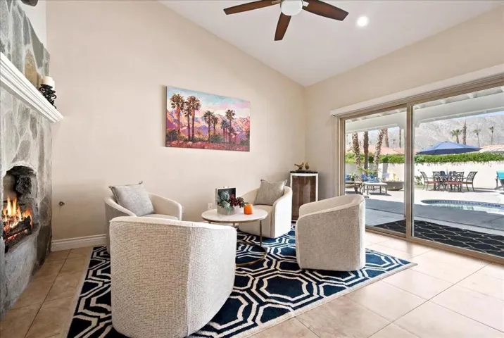 08-48551 San Pedro St-21