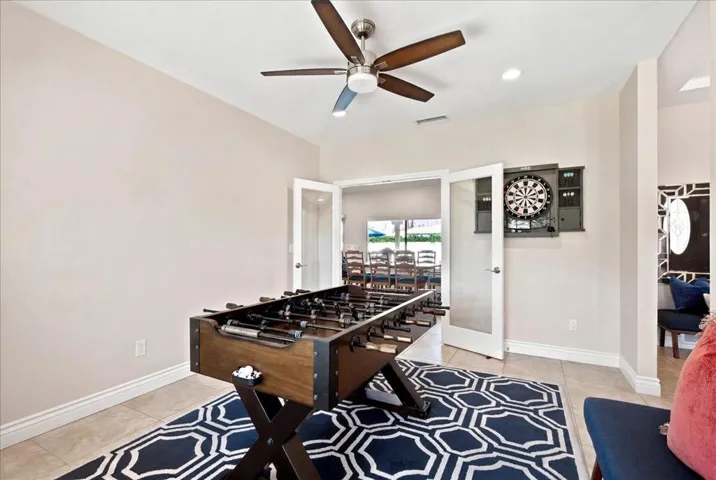 10-48551 San Pedro St-20