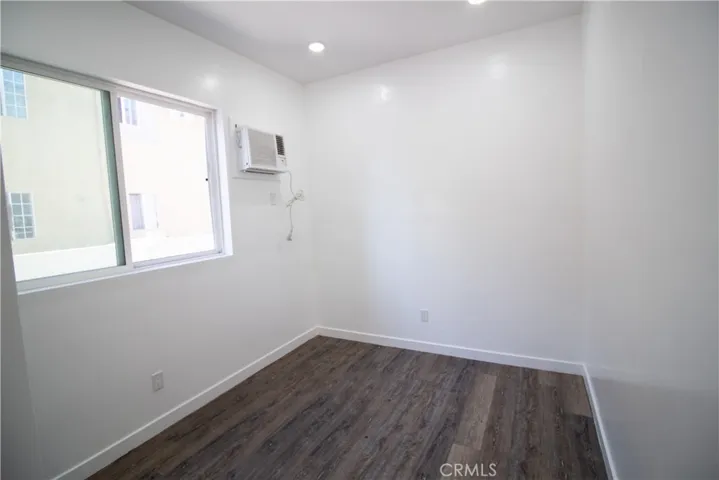 1112 Elden Avenue 4, Los Angeles, California 90006