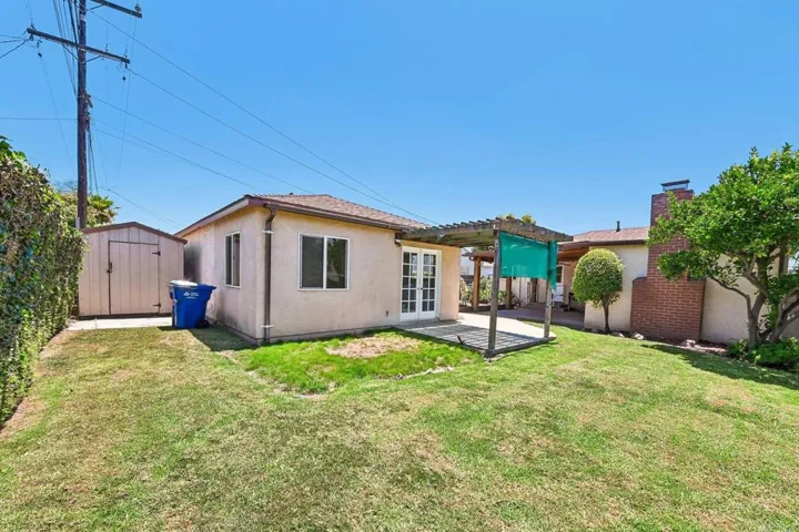 8121 Adoree, Downey, California 90242