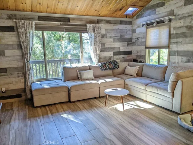 31434 Circle View Drive, Running Springs, California 92382