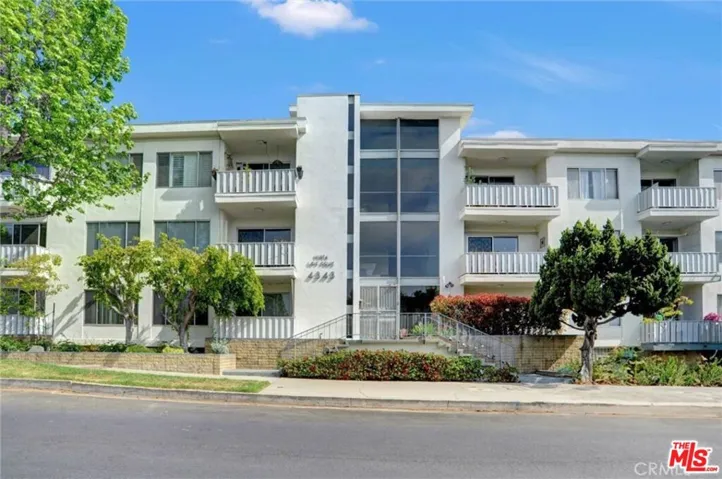 4343 Finley Exterior